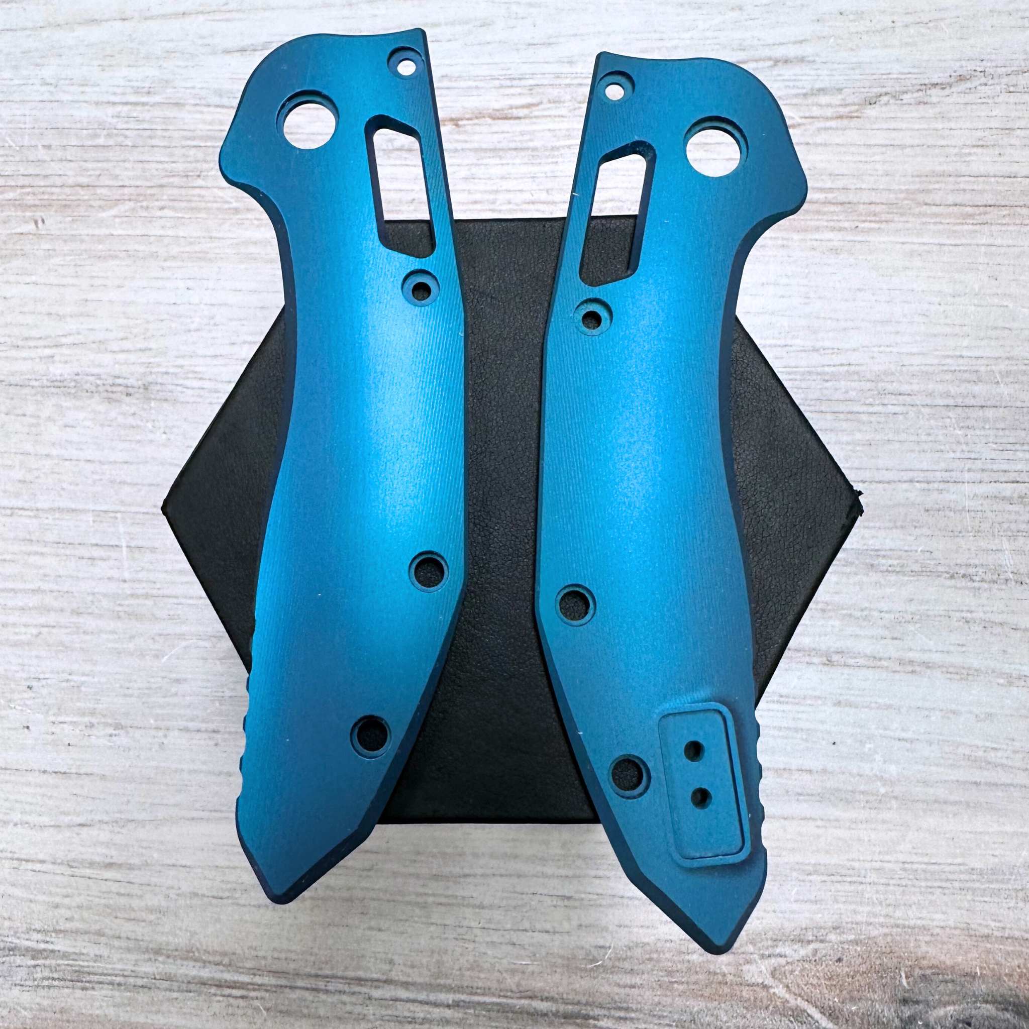 STOCKY GOAT - Smooth - Titanium Scales / Lightweight  (Compatible with Microtech Stitch)