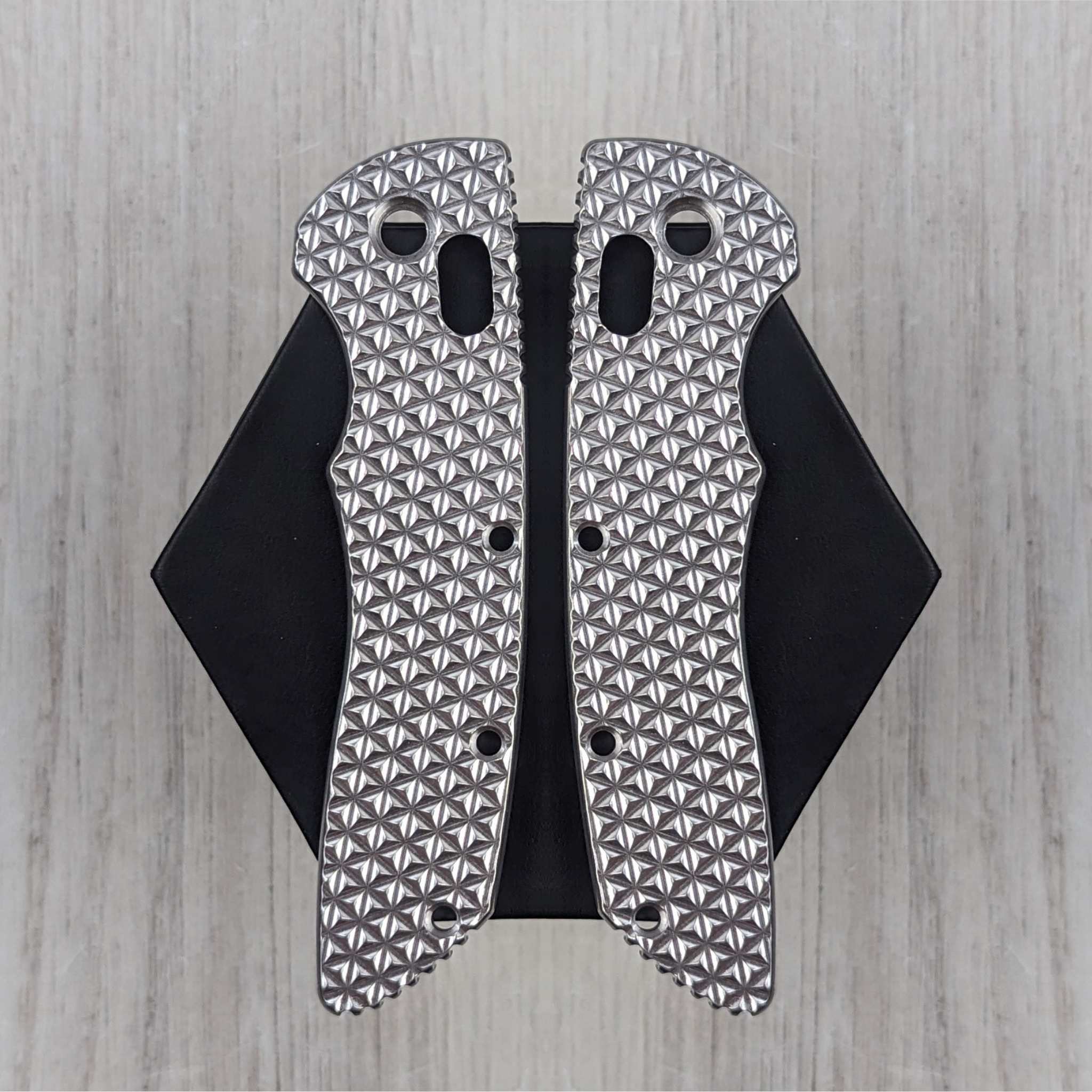 STOCKY GOAT - Sharktooth - Aluminum Scales (Compatible with Hogue Deka v2) - Image 3