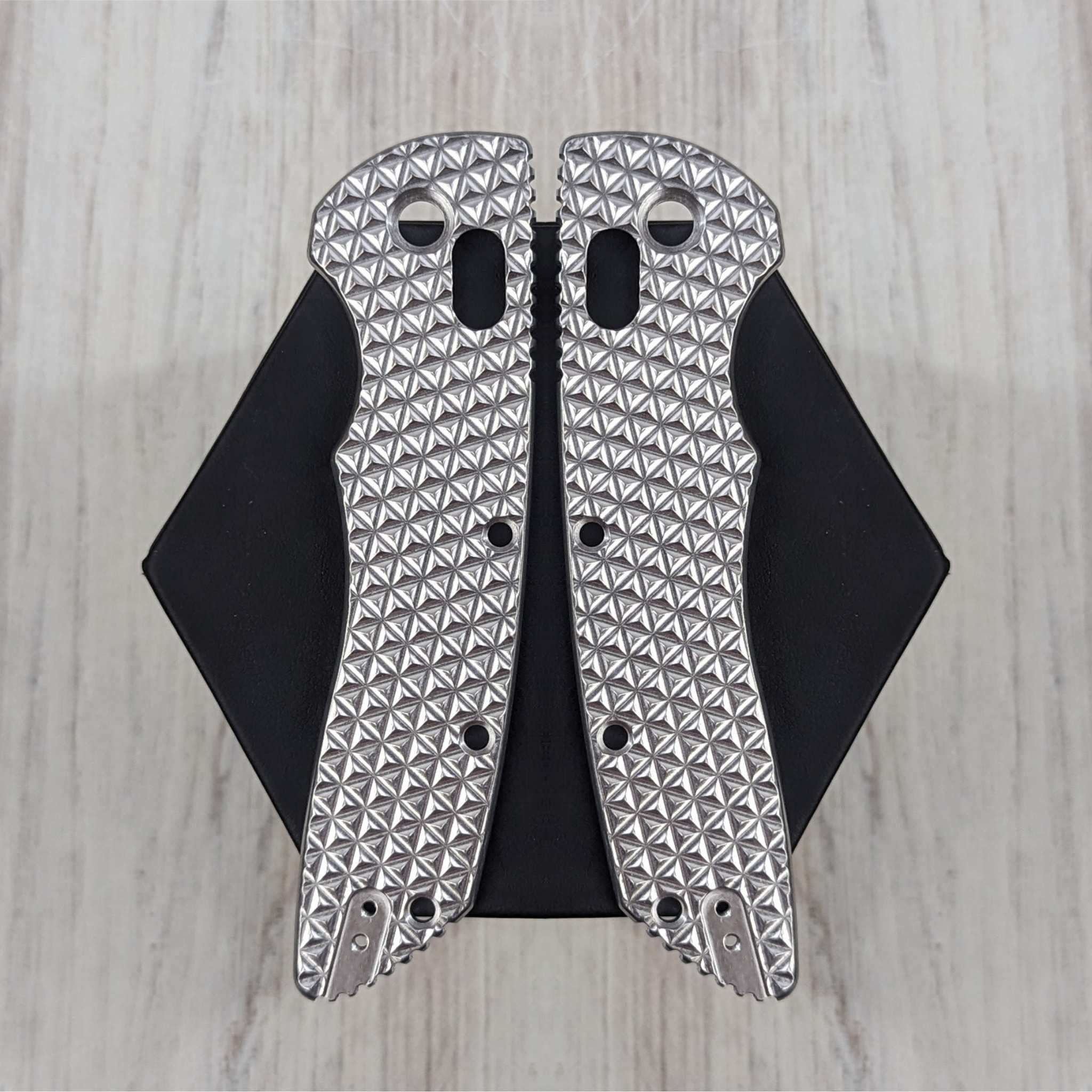 STOCKY GOAT - Sharktooth - Aluminum Scales (Compatible with Hogue Deka v2) - Image 4