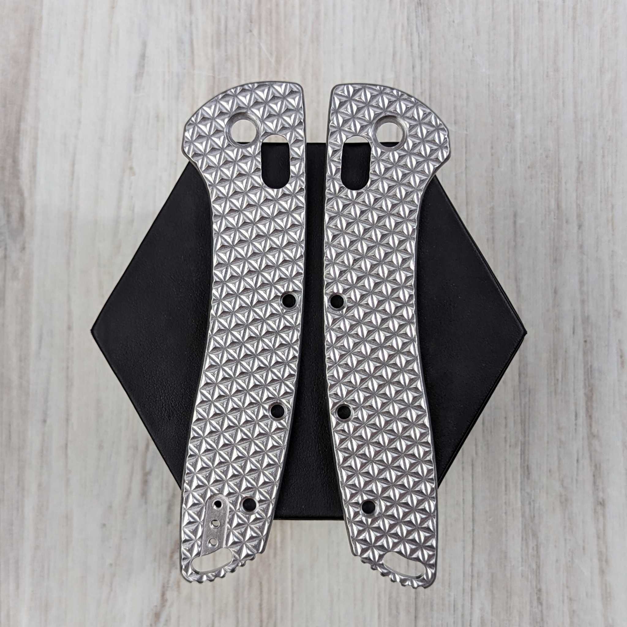 SKNY GOAT - XL - Sharktooth - Aluminum Scales (Compatible with Hogue Deka V2) - Image 2