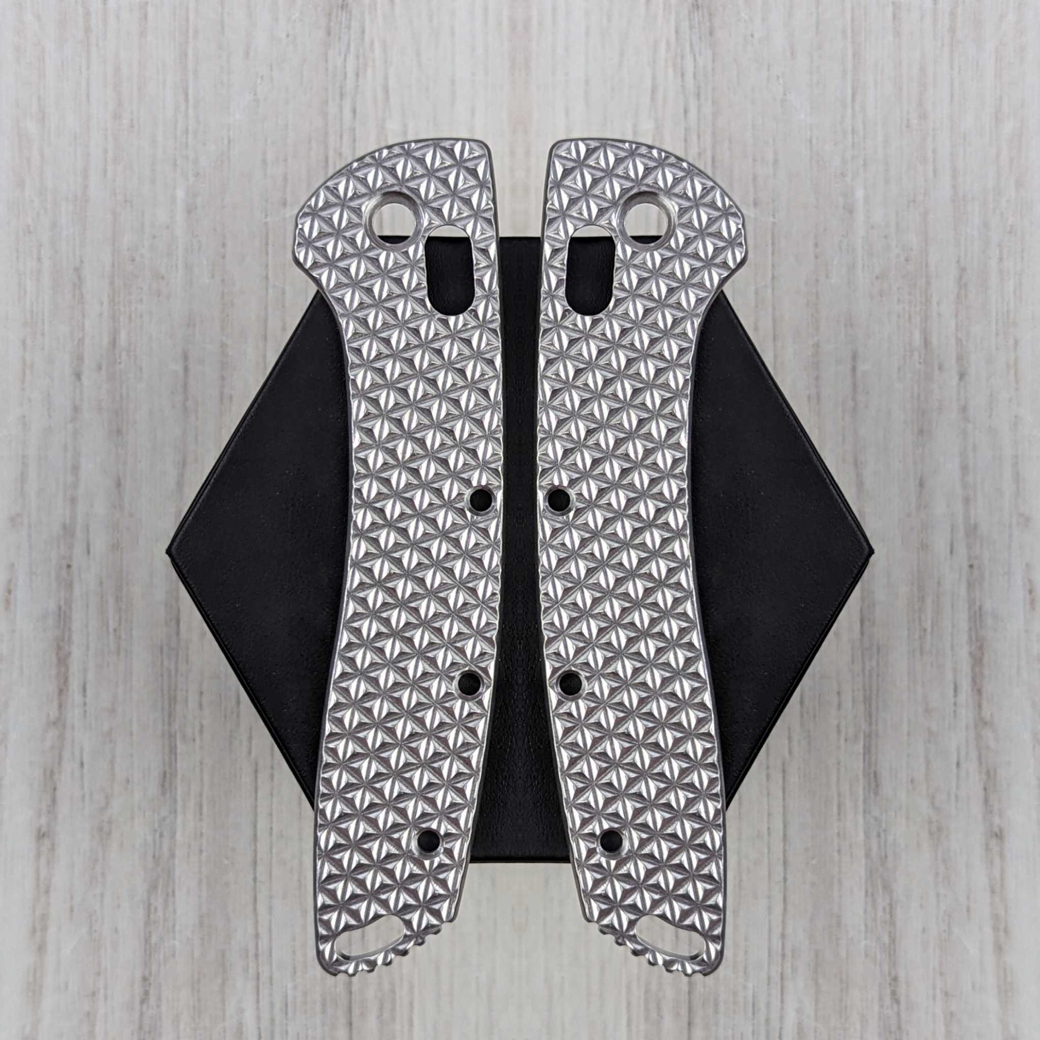 SKNY GOAT - XL - Sharktooth - Aluminum Scales (Compatible with Hogue Deka V2) - Image 3